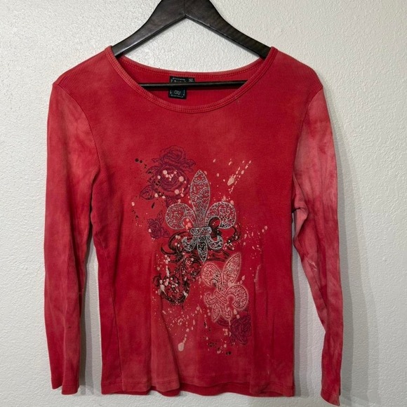 Tops - Red tie-dye long sleeve shirt with butterfly and diamond design